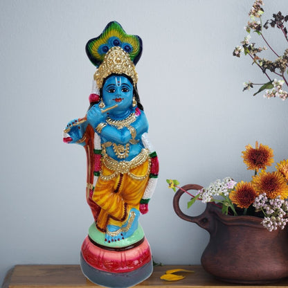 PAPER-PULP-KRISHNA-STATUE-INDOOR